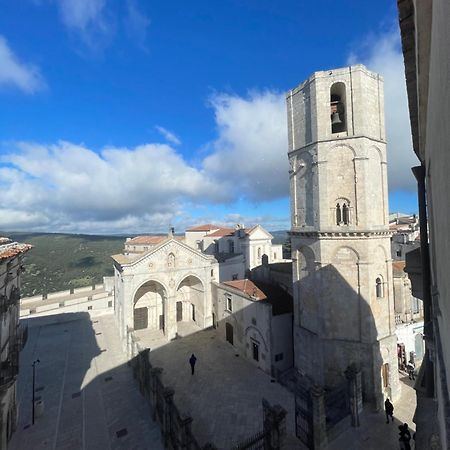 Apartment Reale Basilica - Affitti Brevi Italia Monte SantʼAngelo Exteriör bild